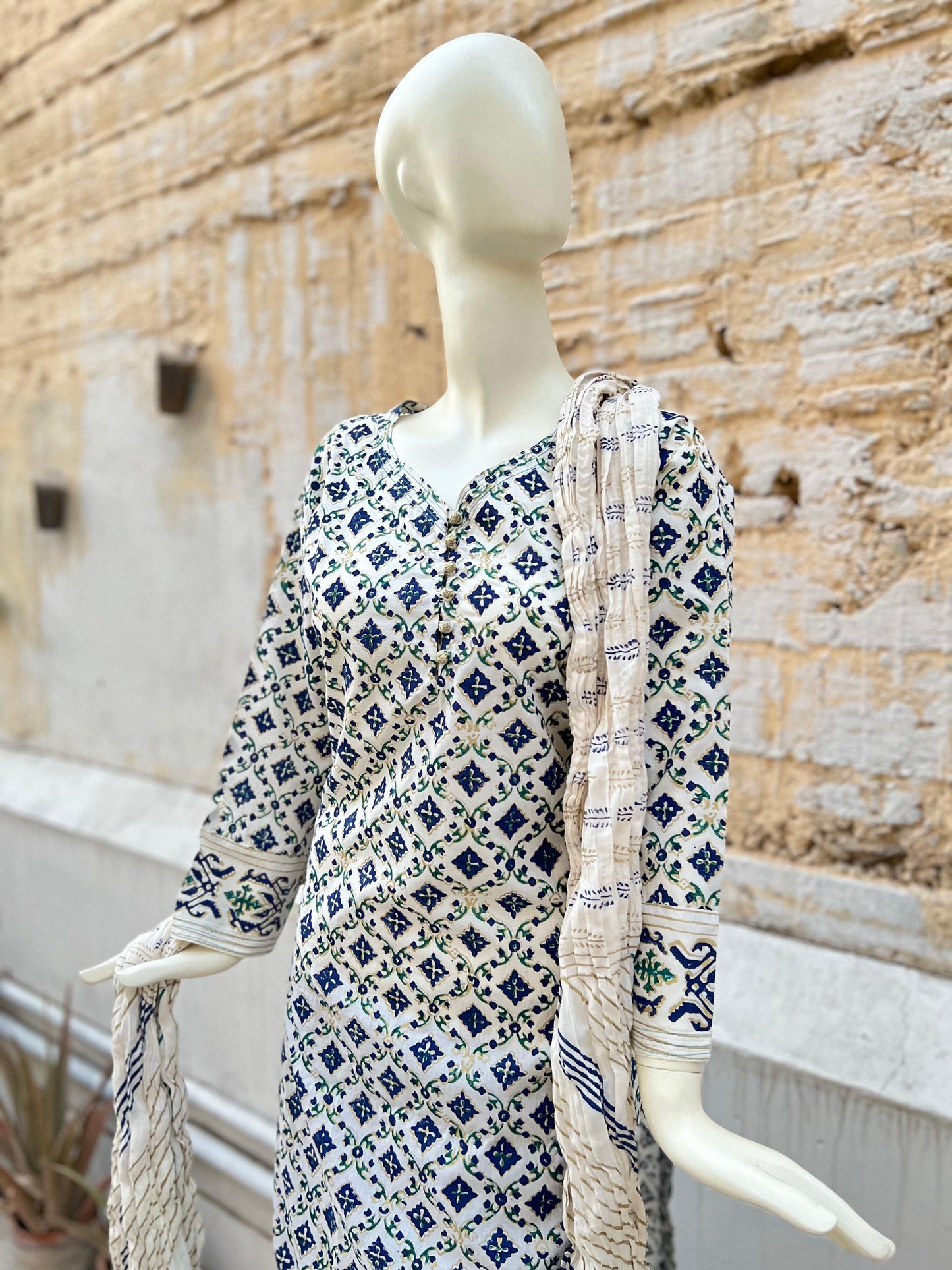 Trendy block-printed shirt with a crushed dupatta in gold and sapphire blue, featuring a stunning geomagnetic floral design.